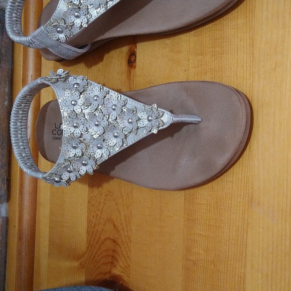 Size 36 Lady comfort flower detail sandals - Picture 3 of 16